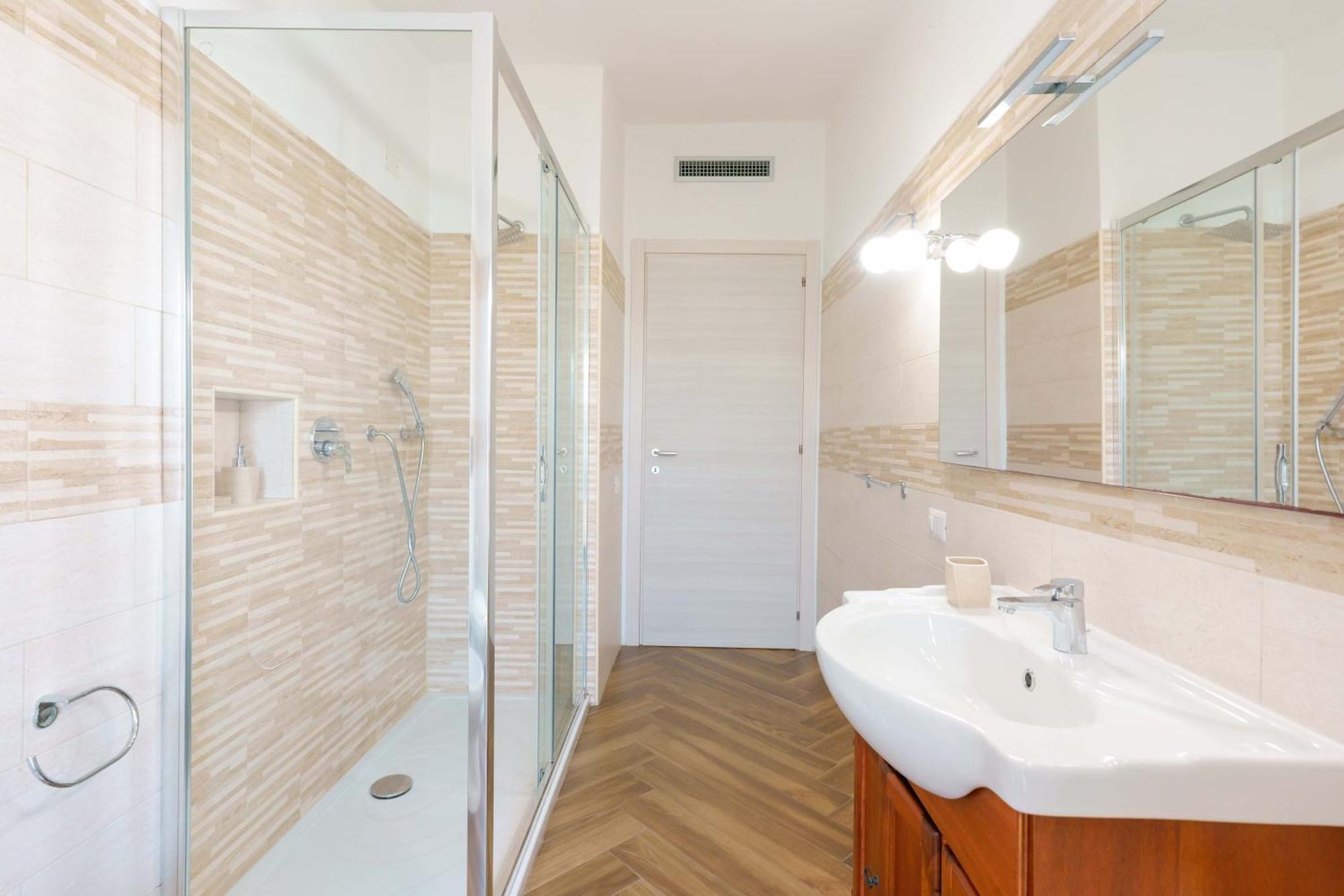 Exclusive Use Swimming Pool Available From June To September 칼리아리 외부 사진